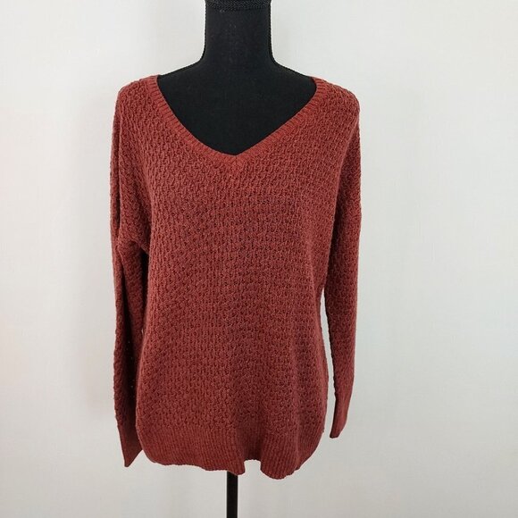 American Eagle Outfitters Sweaters - American Eagle Outfitters V-Neck Knit Sweater